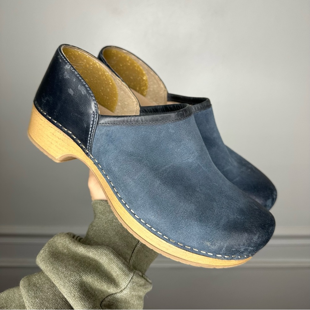 Dansko Brenna Burnished Suede Navy Clog Women's 39 US 9